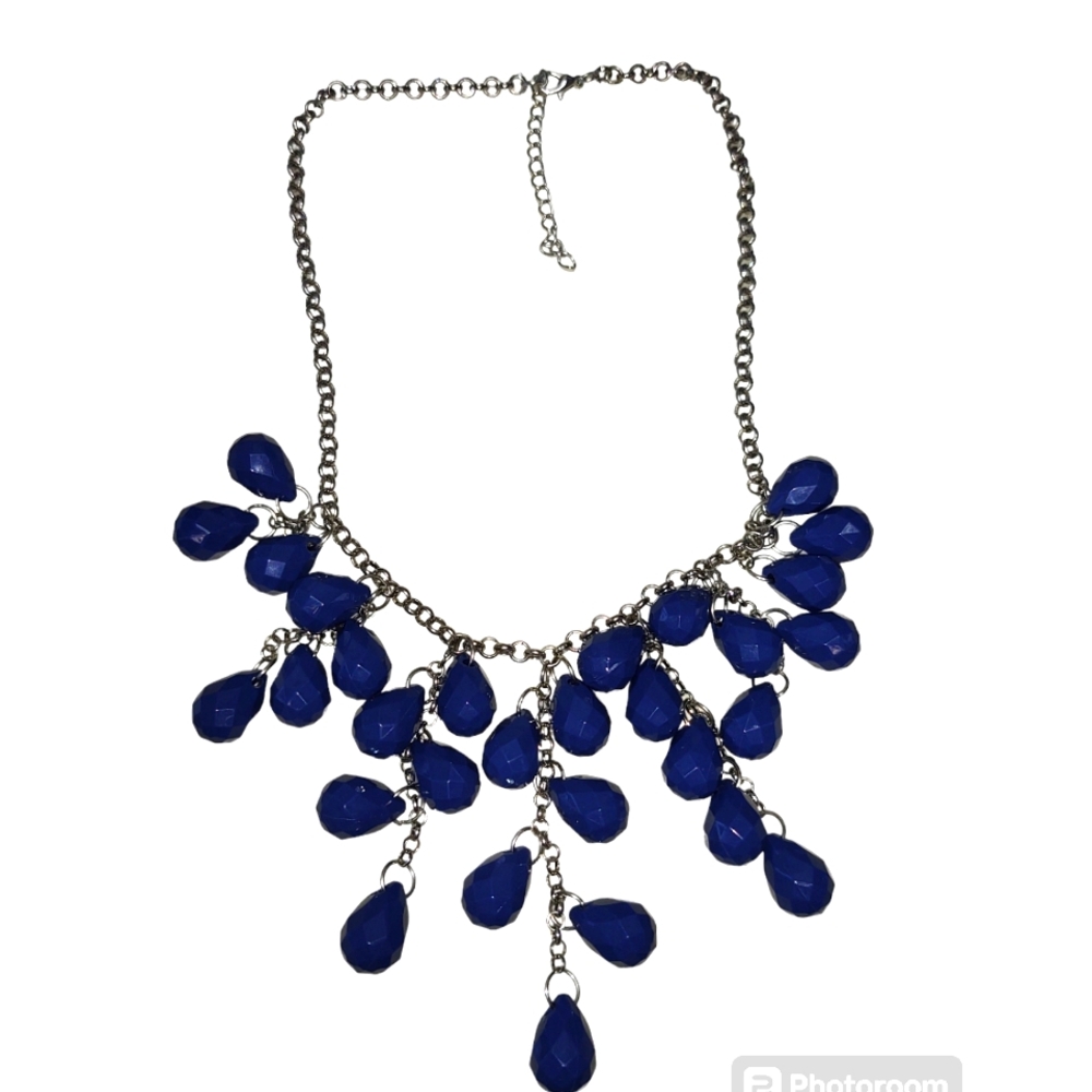 Like New Costume Jewelry Necklace
